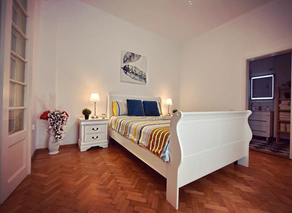 Athenee Luxury Apartment București