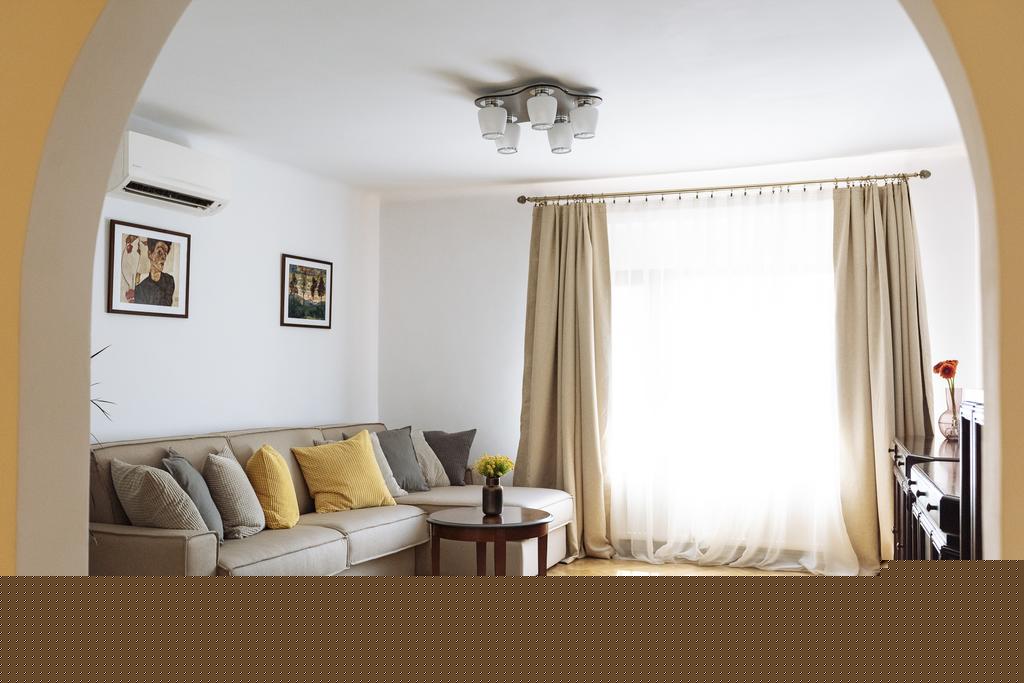 Lovely apartment and quiet courtyard in city centre București