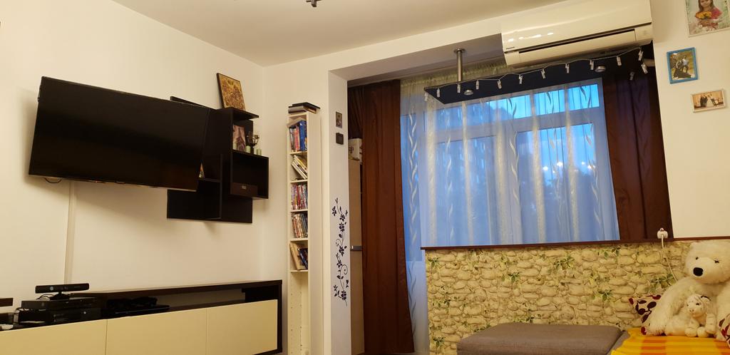 Stone Gate Studio Apartment București